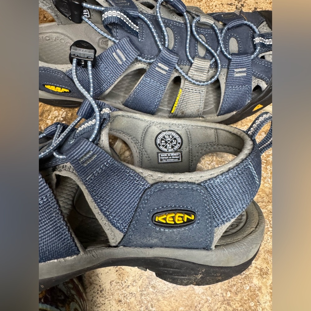 Men’s Keen Newport H2 Hiking Sandals - Picture 8 of 16